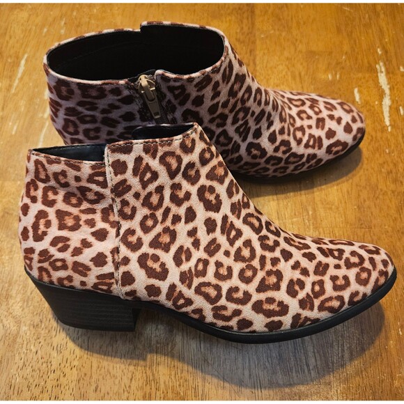 Soda Leopard Print Heeled Booties Size 7 Zip Up - Picture 2 of 8